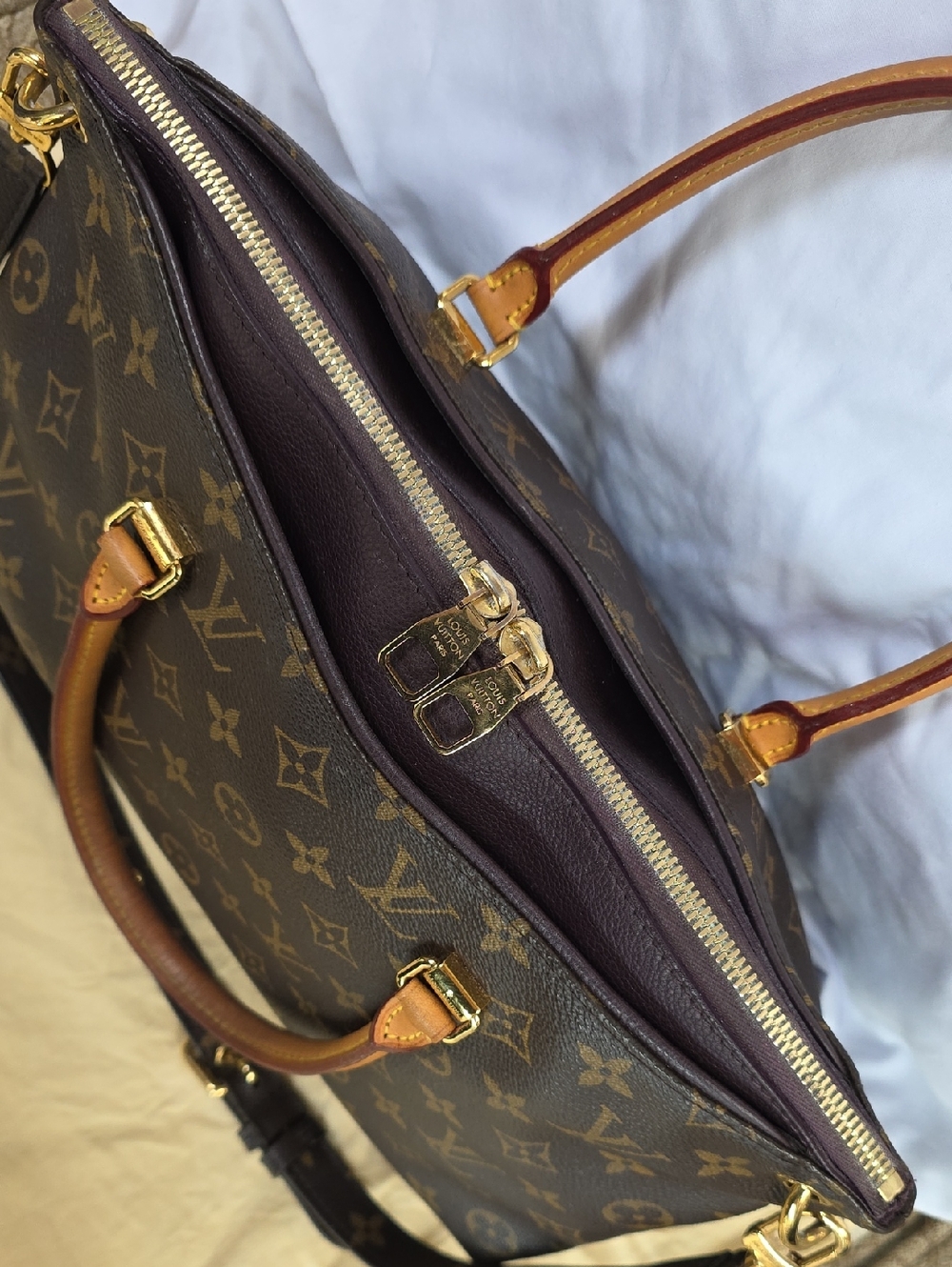 Louis Vuitton Pallas MM Satchel - Picture 3 of 16